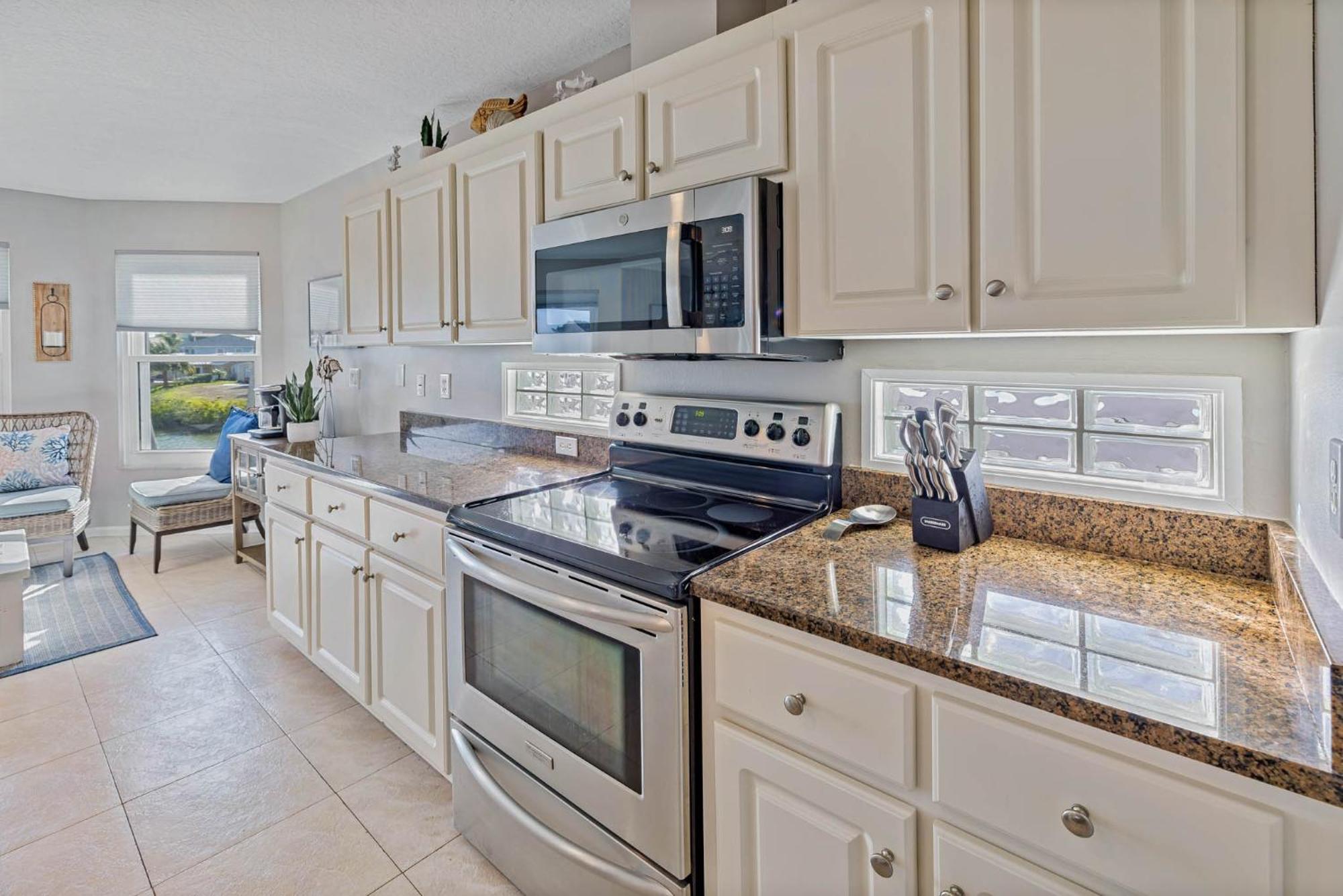 5 Bed3Bath Waterfront Pool Home With Full Gym, Office, And Heated Pool! Hernando Beach Экстерьер фото