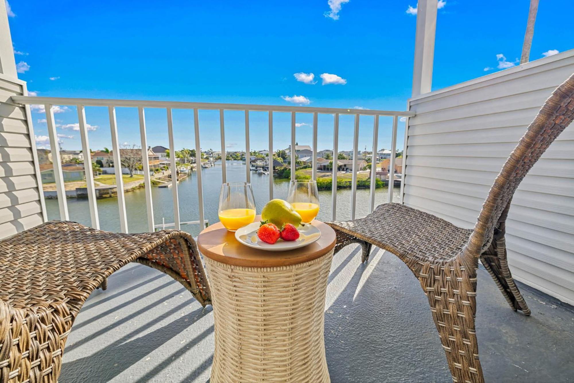 5 Bed3Bath Waterfront Pool Home With Full Gym, Office, And Heated Pool! Hernando Beach Экстерьер фото