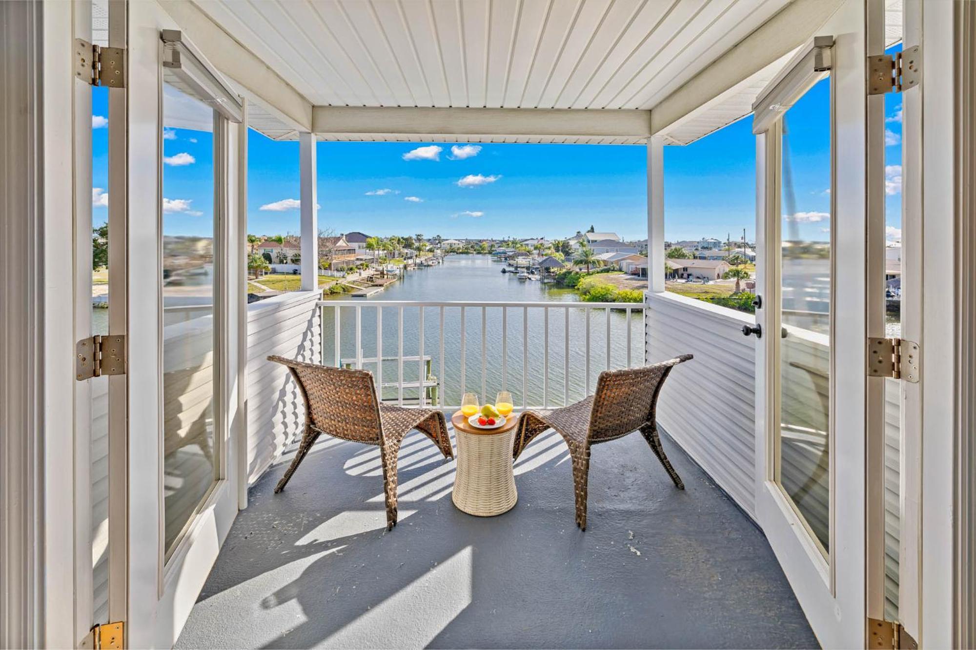 5 Bed3Bath Waterfront Pool Home With Full Gym, Office, And Heated Pool! Hernando Beach Экстерьер фото