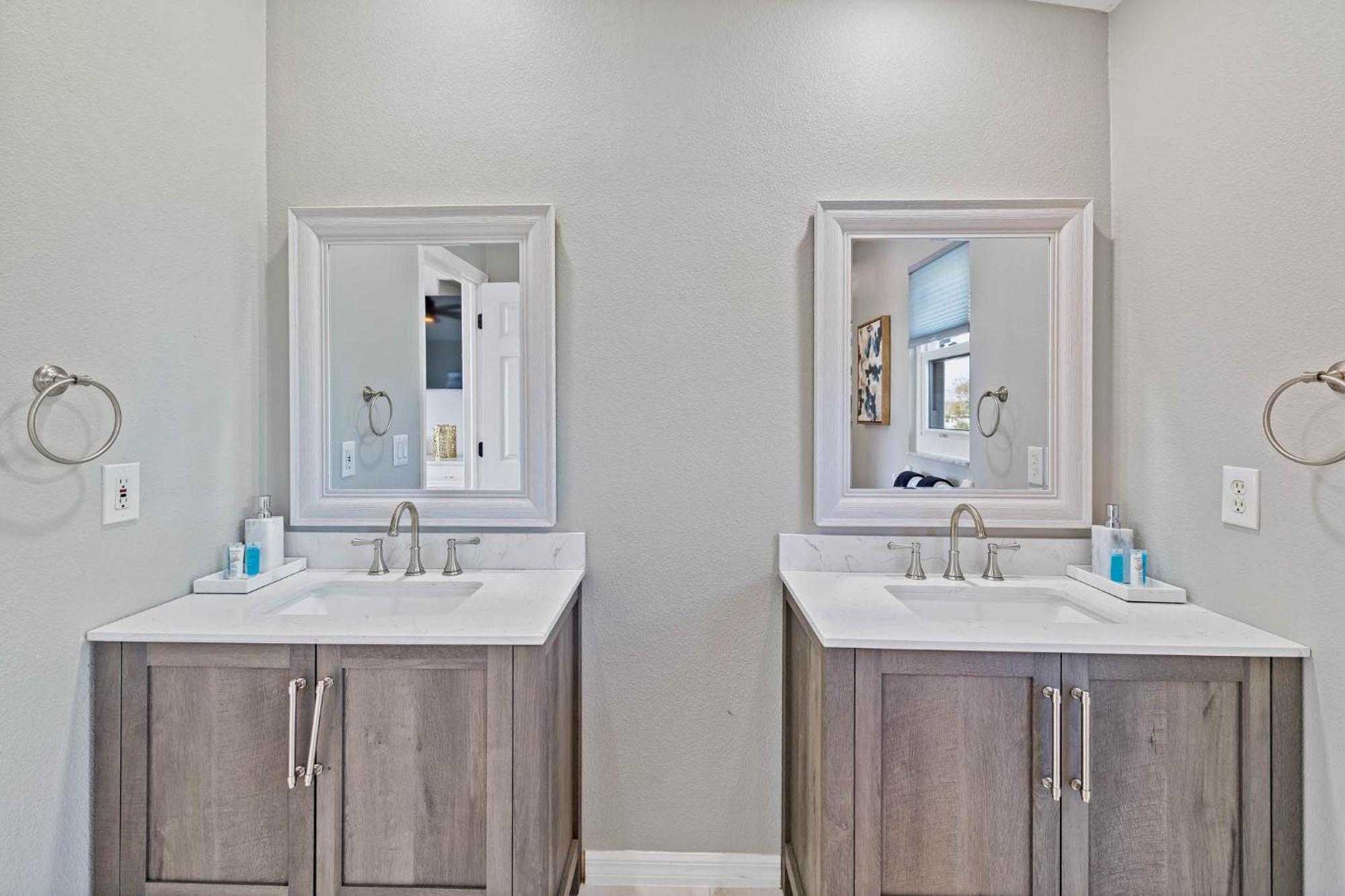 5 Bed3Bath Waterfront Pool Home With Full Gym, Office, And Heated Pool! Hernando Beach Экстерьер фото