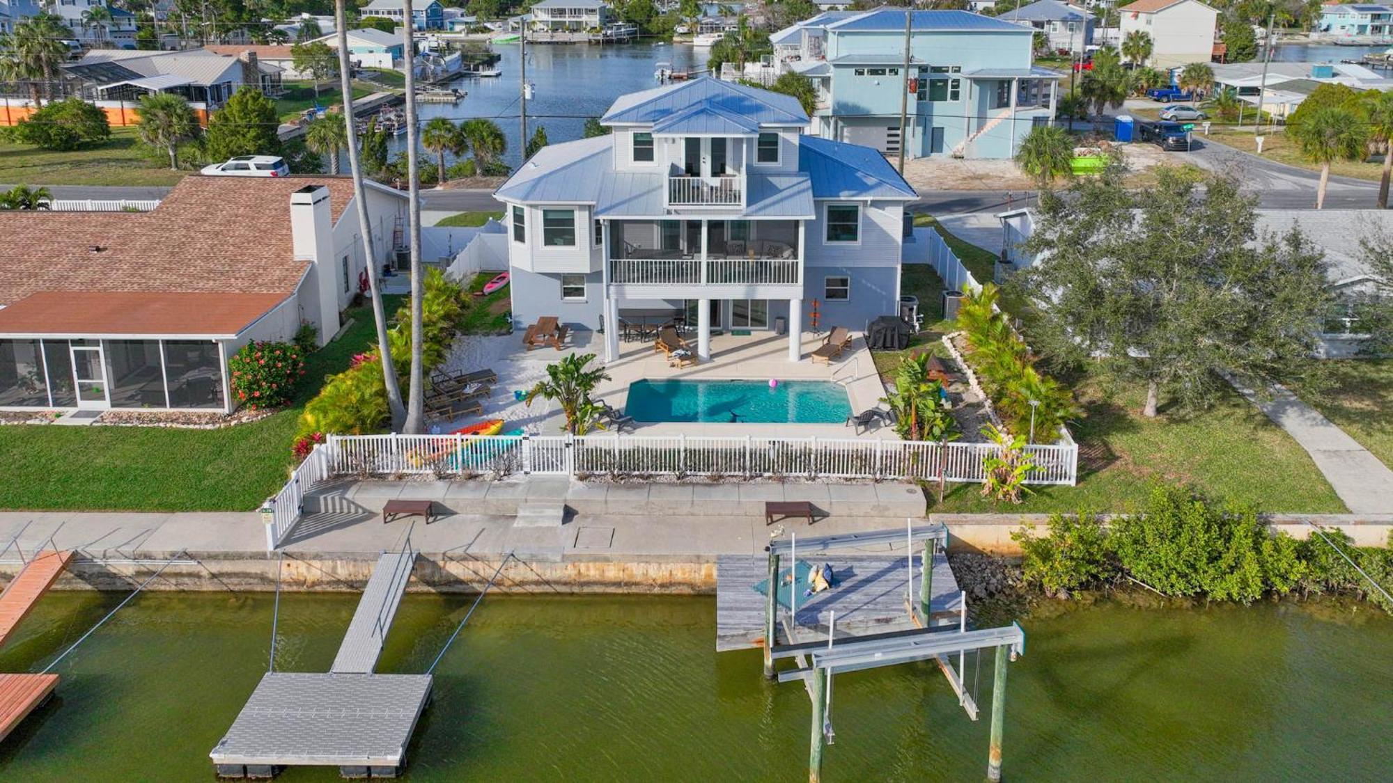 5 Bed3Bath Waterfront Pool Home With Full Gym, Office, And Heated Pool! Hernando Beach Экстерьер фото